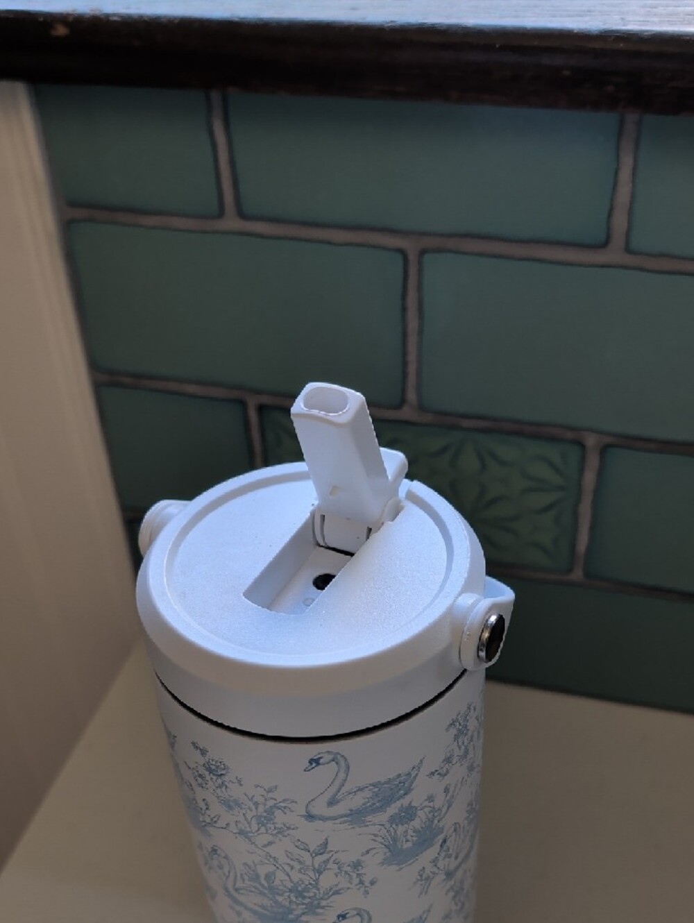 White and Light Blue Swan-Print Insulated Tumbler with Handle - Picture 2 of 5